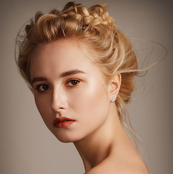 Sterling Silver Moissanite Four Leaf Clover Earring - Picture 3 of 6